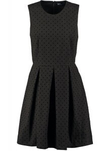 Czarna sukienka w stylu lat 60